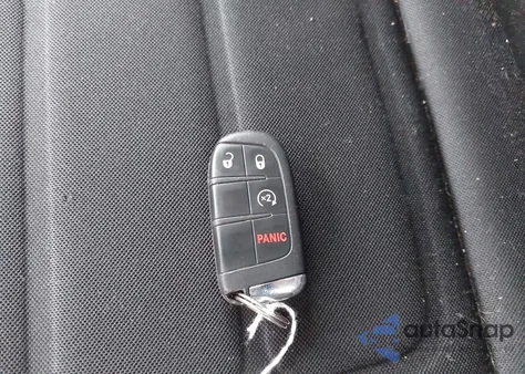 2020 Jeep Renegade Latitude 4X4 из США, поврежденный, VIN ZACNJBBB9LPM04598